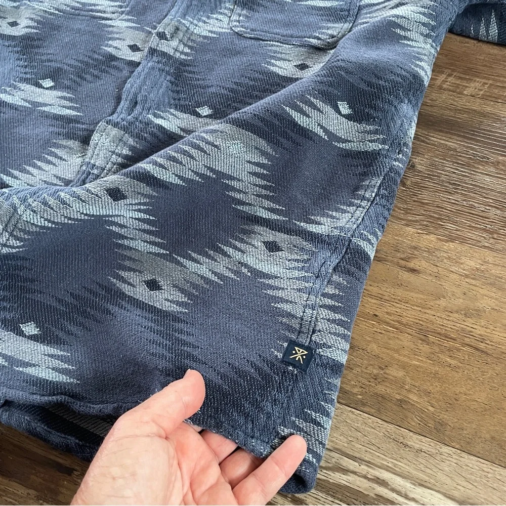 Roark Teton bottom down woven shirt Medium - Picture 7 of 12